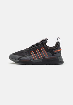 adidas nmd 44 que talla es