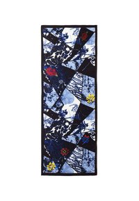 Arazzo da parete in tessuto stampato con un design a patchwork caratterizzato da motivi blu, neri e floreali, con accenti di rosso e giallo.