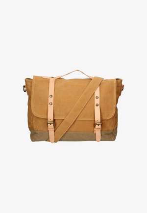 Borsa messenger color cuoio con tracolla regolabile, due cinturini con fibbia sulla patta frontale e manico superiore, su sfondo bianco.