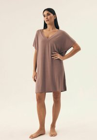 Henderson NOVES mauve
