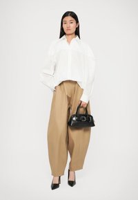 Viktor&Rolf - Spodnie materiałowe