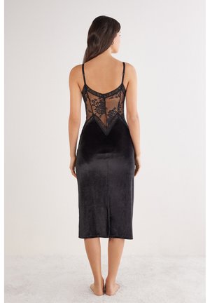 Intimissimi La Femme Fatale
 czarny