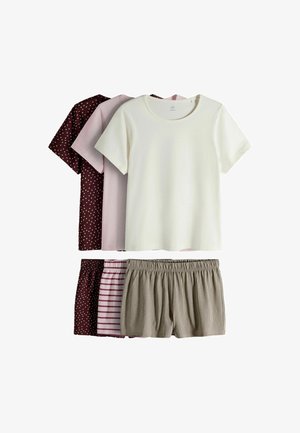 Drie T-shirts met korte mouwen in crème, lichtroze en bordeaux met witte stippen, gecombineerd met drie shorts met elastische taille in beige, roze strepen en bordeaux stippen.