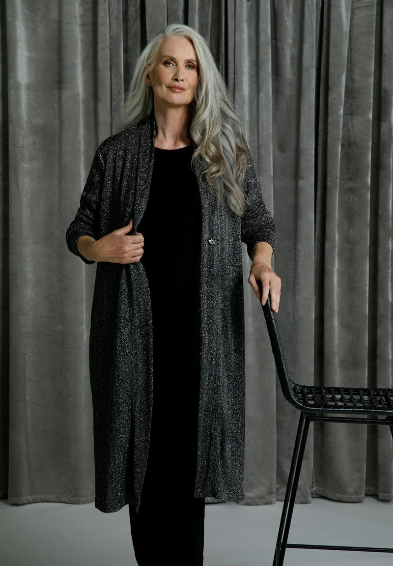 Damen Strickjacken | Ulla Popken Strickjacke zwart/schwarz - VM65651 Damen Strickjacken | Ulla Popken Strickjacke zwart/schwarz - VM65651