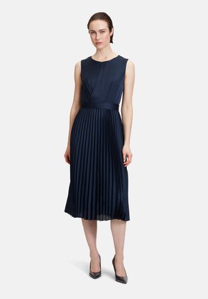 MIT PLISSEE - Cocktailkleid/festliches Kleid - navy blue