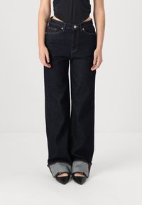 Vero Moda VMTESSA WIDE FOLD UP - Široke nogavice - dark blue denim