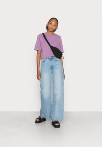 Weekday PERFECT BOXY - T-shirt básica - purple melange