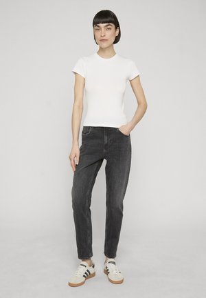 Urban Classics, LADIES SHORT SLIM TEE 3-PACK - T-shirts basic - black/white/whitesand