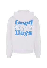 Hvid hættetrøje med et blåt grafisk print, der står "Good Days" med sky-lignende accenter på ryggen. Blød tekstur, normal pasform.