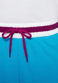 Nike Performance Träningsshorts - light blue