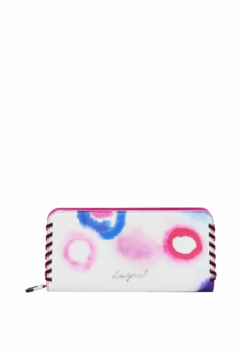 Billetera con un exterior blanco que presenta patrones circulares multicolores en rosa, azul y morado; cierre con cremallera y costuras decorativas en negro.
