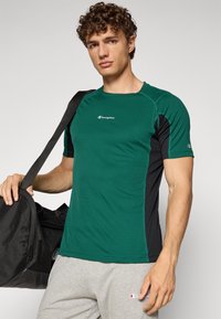 Champion FITTED TRAINING - T-skjorte til trening - dark green