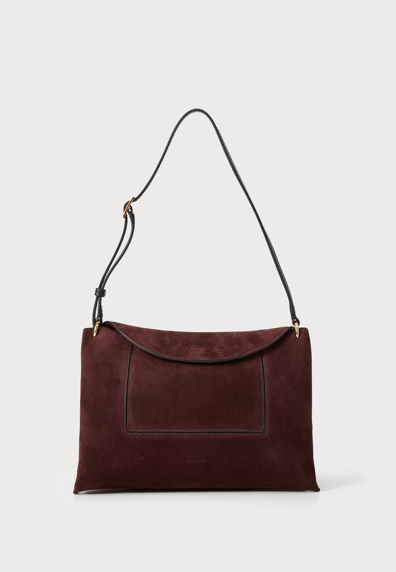 Μπορντό σουέτ τσάντα χειρός με μαύρη δερμάτινη ιμάντα ώμου, με λεία υφή και μπροστινή τσέπη με αντίθεση στις ραφές.