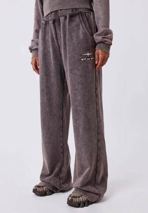 JOGGING WORN - Pantalon de survêtement - marron