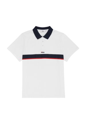 Hvid polo-shirt med korte ærmer, navy krave, navy og rød vandret stribe tværs over brystet samt lille FILA-logo centreret under knapperne.