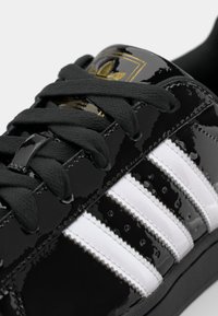 adidas Originals SUPERSTAR II - Tenisky - core black/footwear white/gold metallic