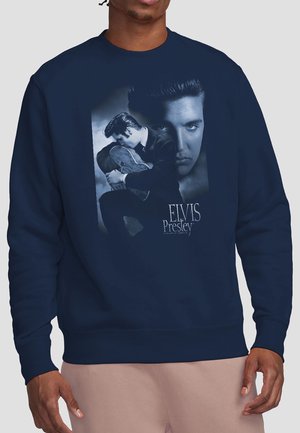 Marineblaues Sweatshirt mit monochromen Bildern von Elvis Presley, der Gitarre spielt, und einem Nahporträt mit dem Text "Elvis Presley".