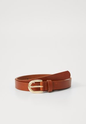 Barna bőr öv arany színű fémbuckle-vel. Simább textúrájú és klasszikus dizájnnal rendelkezik, több állítási réssel.