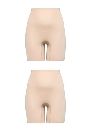 To beige højttaljede sømløse formende shorts med midt-lår længde, vist forfra på hvid baggrund.