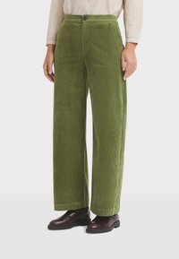 Unselected, khaki
