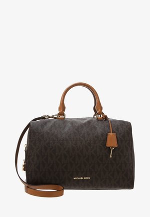 Mørkebrun Michael Kors håndtaske med monogrammønster, håndtag i tanfarvet læder, en aftagelig skulderrem og et hængende lædernøglering.