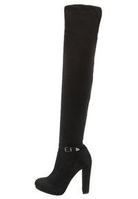 Botte haute noire en daim montant jusqu'à la cuisse, avec talon haut épais, bout arrondi, et petite bride à boucle argentée autour de la cheville.