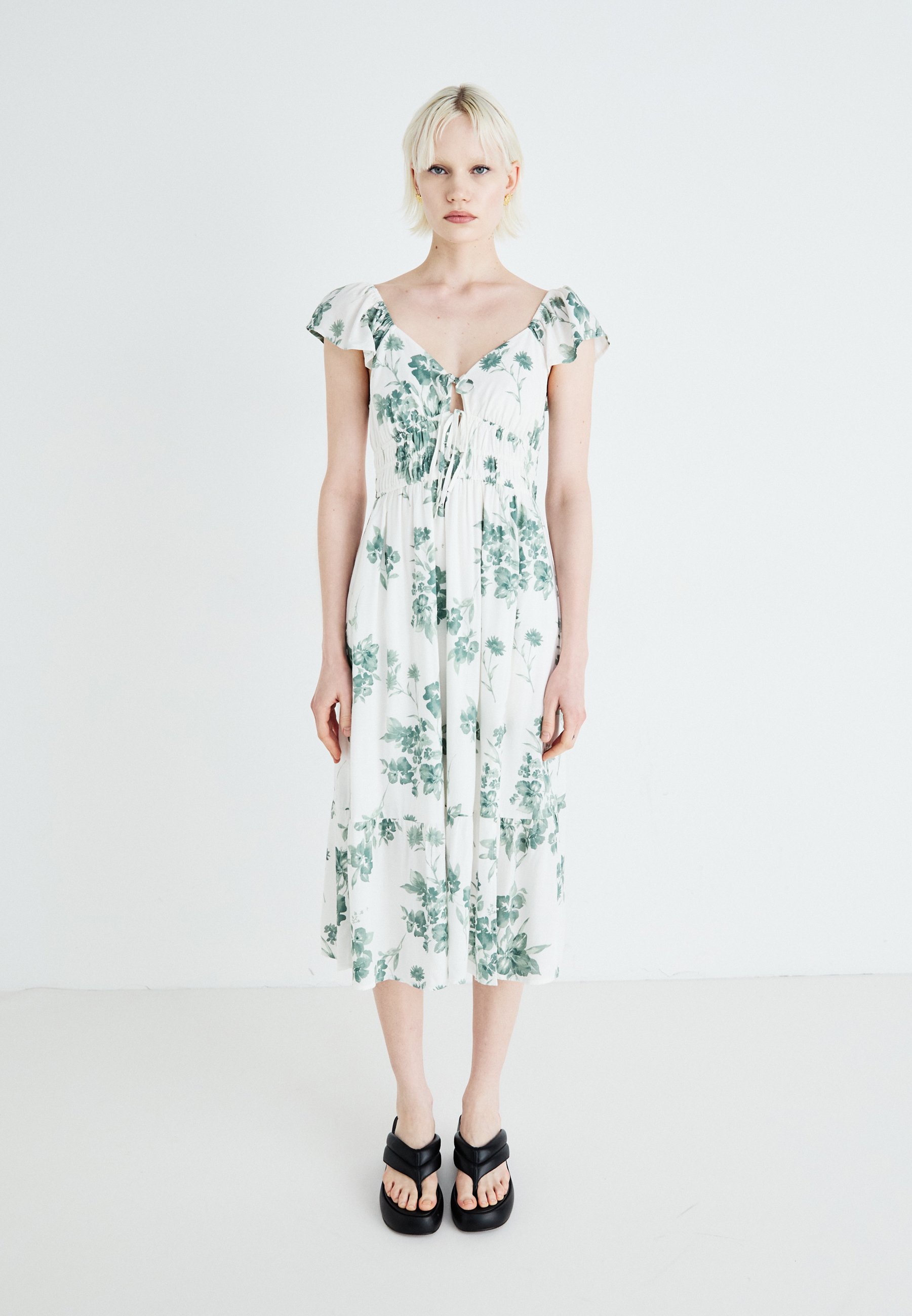 Hollister Co. DOUBLE TIE MIDI DRESS - Vestito casual - white/green/bianco -  Zalando.it