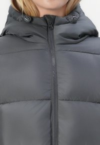 ONLY ONLMONTANA LIFE PUFFER JACKET - Zimski kaput - blackened pearl