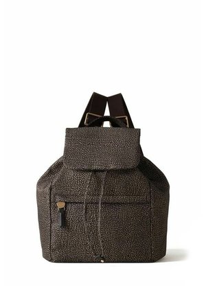 Zaino scuro con motivo decorativo, chiusura frontale e tasca con cerniera, con spallacci neri regolabili e manico superiore.