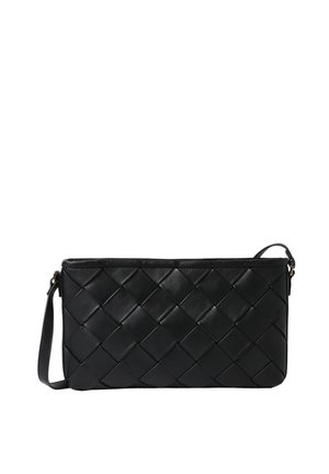 Plică din piele neagră cu model împletit, formă rectangulară și curea detașabilă. Textură netedă și design minimalist.