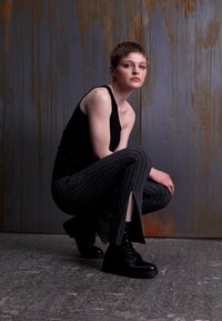 Guess OLENNI - Botins de atacadores - black