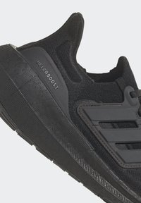 adidas Performance ULTRABOOST LIGHT - Chaussures de running sur route - core black   core black   core black