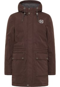 Brun parka jakke med hætte. Har en grå foring, to frontlommer med klapper og et logo på brystet. Glat, vandafvisende materiale.