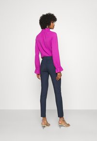 Patrizia Pepe PANTALONI TROUSERS - Pantaloni - navy