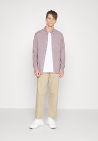 Jack & Jones PREMIUM JPRBLUBROOK OXFORD  NOOS - Camisa - syrah