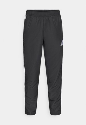 Μαύρο αθλητικό παντελόνι από ελαφρύ υλικό, με ελαστική μέση, στενές γραμμές στα πόδια και λευκές πλευρικές ρίγες με λογότυπα.