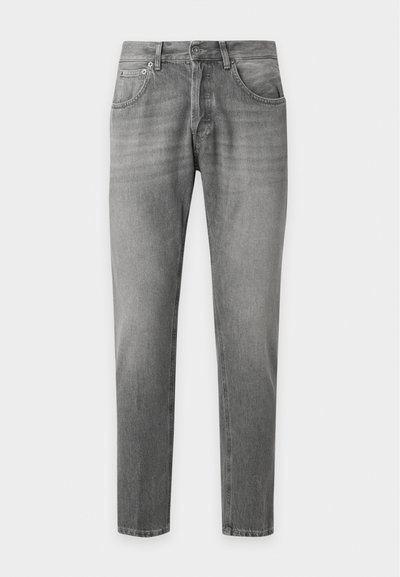 Jeans en denim gris avec poches avant, passants de ceinture et fermeture par bouton, présentés à plat sur fond blanc.