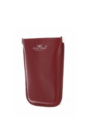 Pochette rectangulaire en cuir bordeaux avec coutures et logo "Golden Head Germany" embossé en blanc sur le devant.