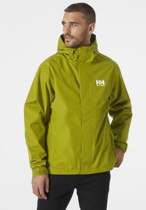 Groene waterproof jas met een hoge kraag en verstelbare capuchon. Beschikt over een logo op de borst en elastische boorden. Glad textuur.