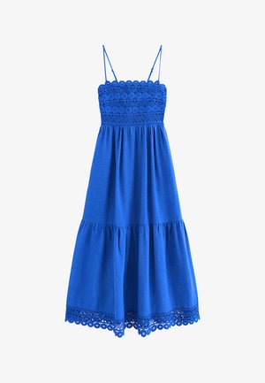 Robe midi bleu sans manches avec fines bretelles, corsage en dentelle au crochet, jupe froncée et bordure en dentelle à l'ourlet.
