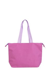 Bolso tote rosa con una forma estructurada, que cuenta con asas moradas y un cierre superior con cremallera. Textura suave sin patrones o acentos visibles.