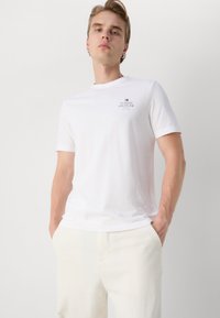 Tommy Hilfiger STACK TEE - T-shirt basic - white