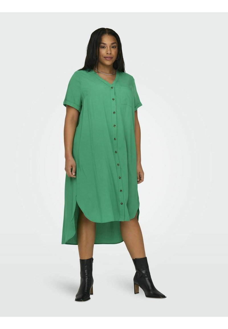 ONLY Carmakoma CARNEWDENIZIA SS CALF - Rochie tip cămașă - green bee