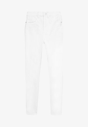 Jeans din denim alb cu o croială slim, design cu cinci buzunare, închidere cu buton și bucle pentru curea. Prezintă o textură netedă și un hardware minim.