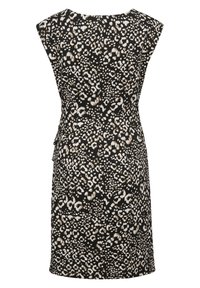Robe noire avec un motif léopard en beige et crème, dotée de manches courtes et d'une silhouette ajustée avec un ourlet droit.