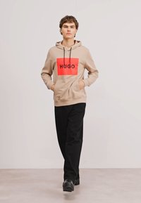 HUGO DURATSCHI - Majica s kapuljačom - medium beige