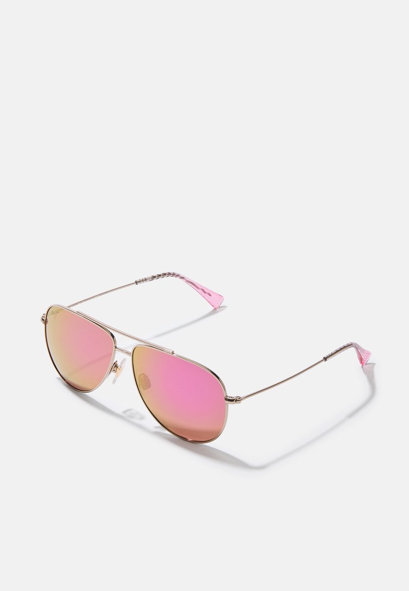 Occhiali da sole aviator in metallo con lenti rosa sfumate. Montatura sottile in oro, naselli regolabili e punte delle aste in plastica rosa per il massimo comfort.