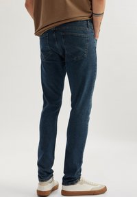 Koton MICHAEL  - Vaqueros slim fit - blue denim