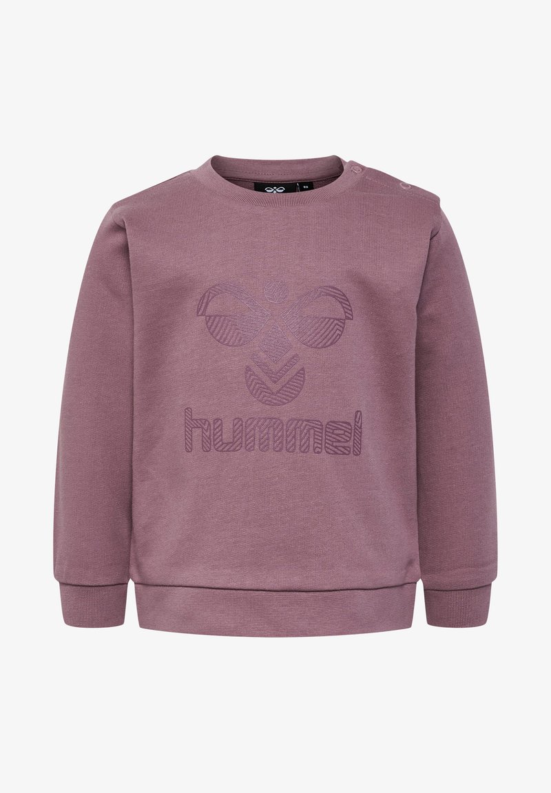 Paarse sweatshirt van zacht materiaal, met een textuur logo ontwerp en drukknopen op de schouder. Ronde halslijn, geribbelde manchetten.