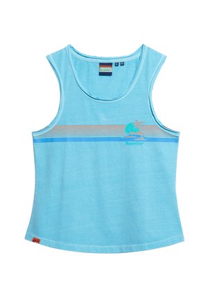 Hellblaues Tanktop aus weichem Stoff mit rundem Halsausschnitt. Auffällige Details sind die Stickerei von Palmen und einem Sonnenuntergang in Grün und Orange.